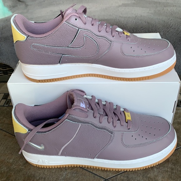 NIKE ID CUSTOM AIR FORCE 1 MENS - Picture 4 of 16